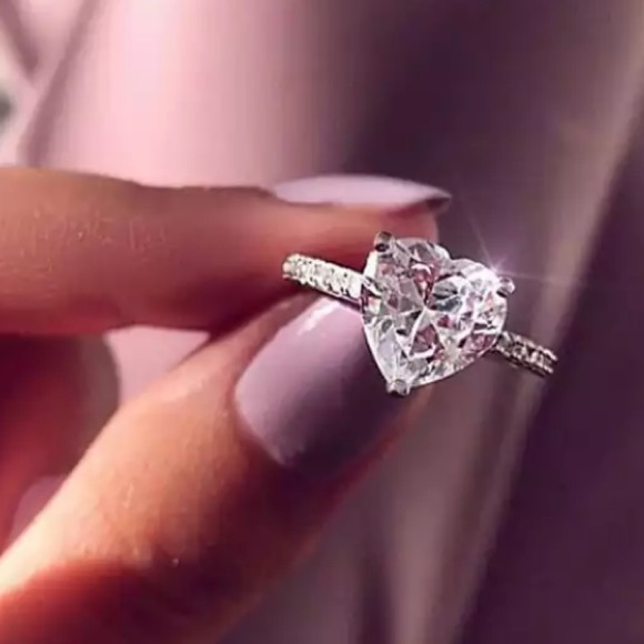 925 Silver Heart Diamond Ring - Picture 3 of 9